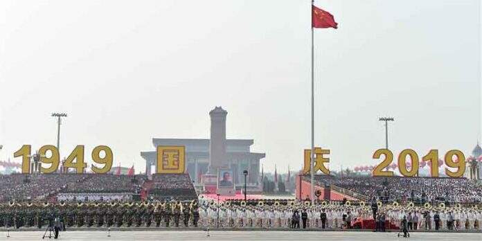 Chineses comemoram 70 anos como República Popular - Notícias de Angola